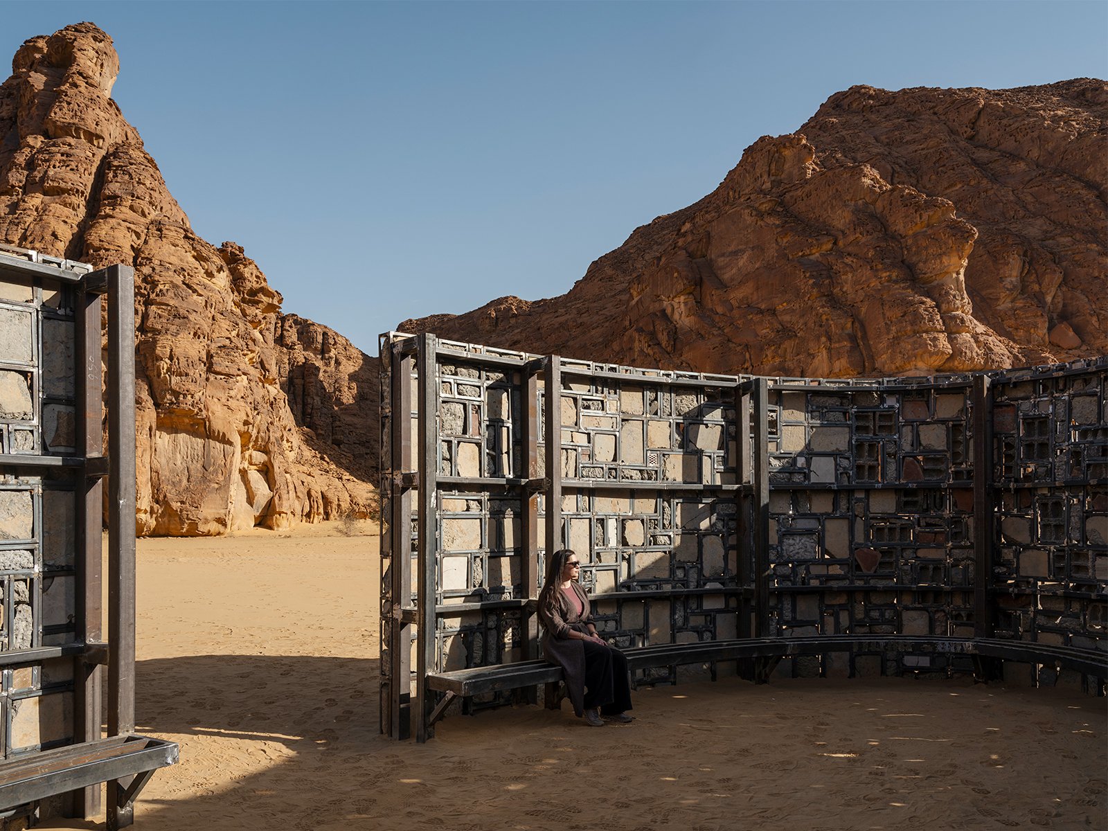 dx26-vibha-galhotra-18-lance-gerber-3000px.jpg_0000_Layer 1