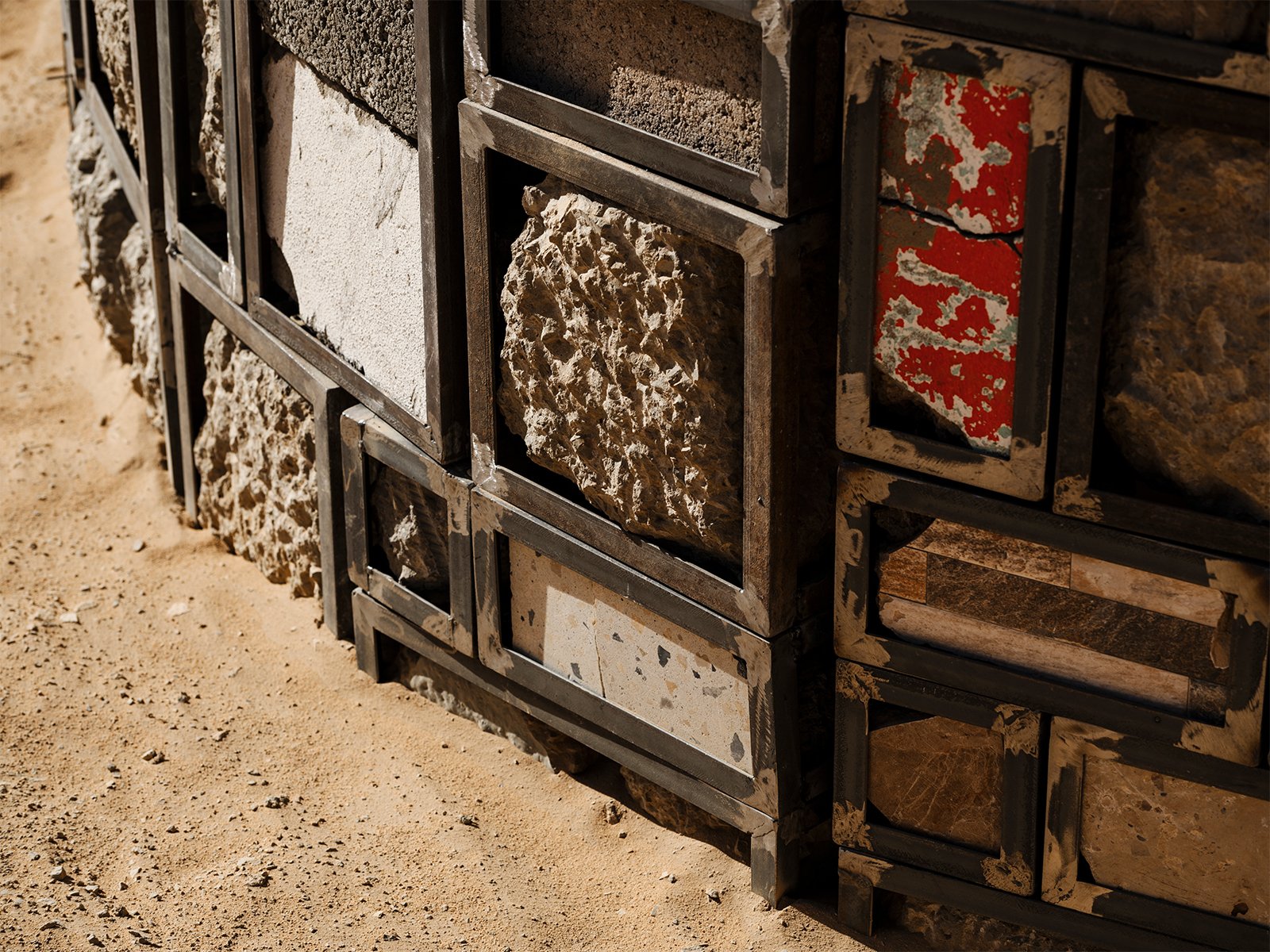 dx26-vibha-galhotra-18-lance-gerber-3000px.jpg_0002_DX26 Vibha Galhotra 8 Lance Gerber