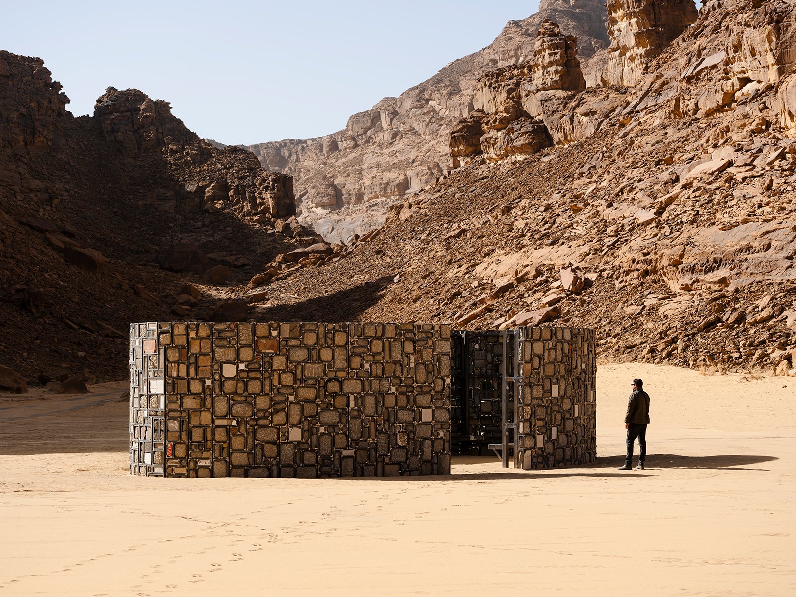 dx26-vibha-galhotra-18-lance-gerber-3000px.jpg_0003_DX26 Vibha Galhotra 11 Lance Gerber