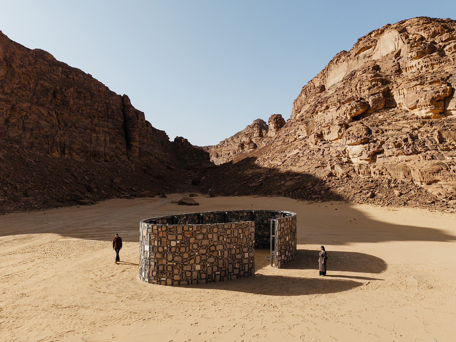 dx26-vibha-galhotra-18-lance-gerber-3000px.jpg_0005_Layer 0